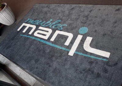 tapis d'entrée personnalisé Meubles Manil