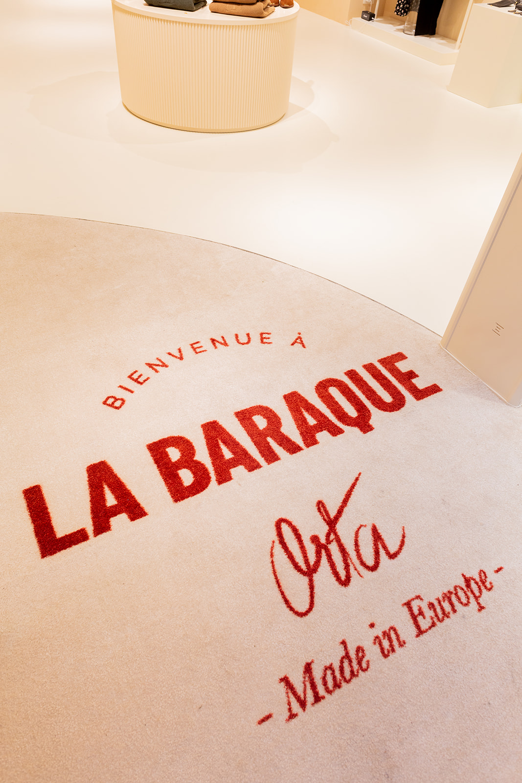 tapis logo arrondi La Baraque ORTA