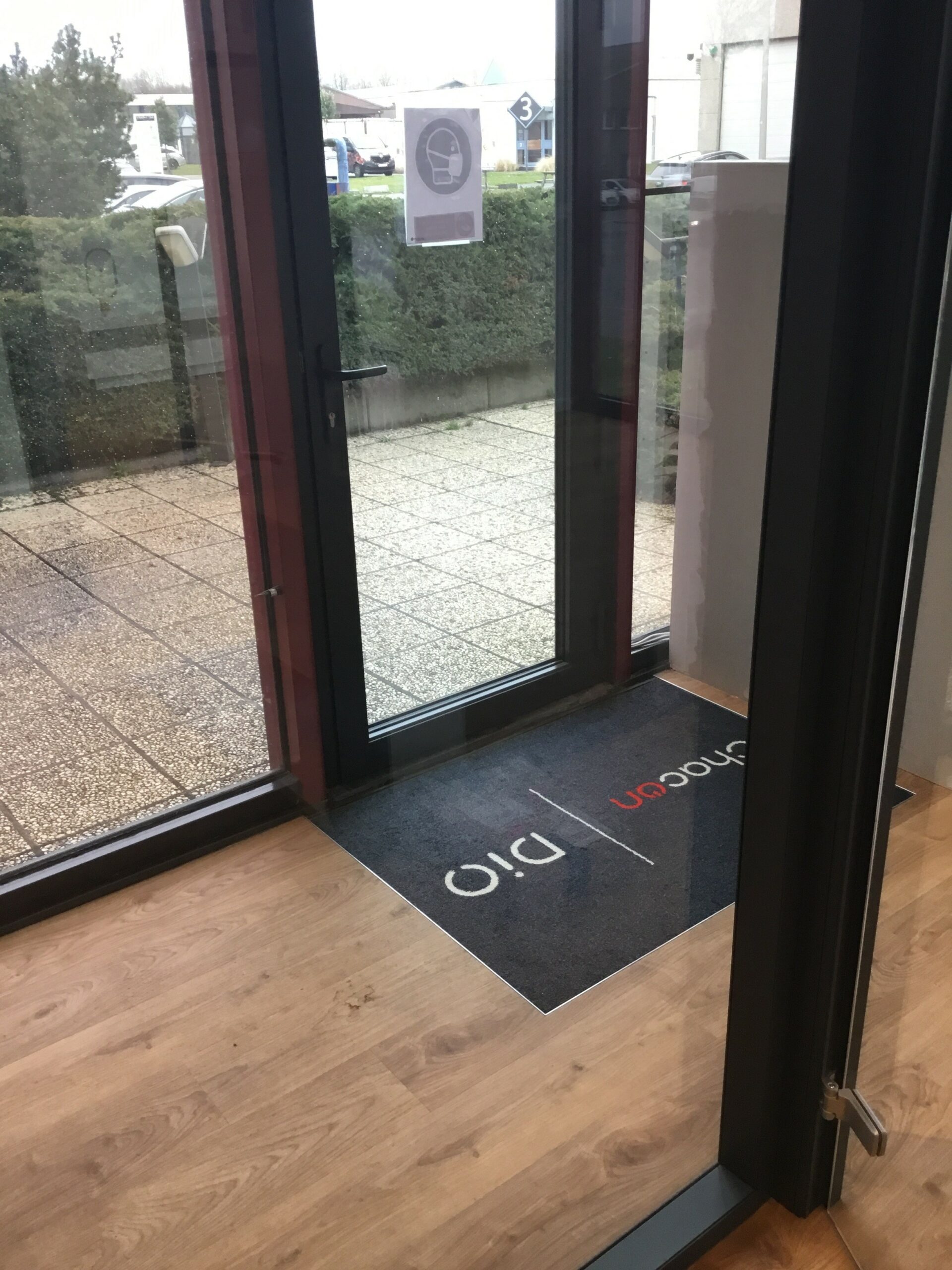 tapis logo encastré CHACON DIO